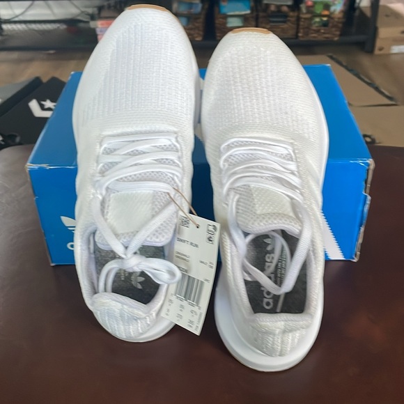 Adidas Swift Run White Mens 9 - Picture 2 of 5